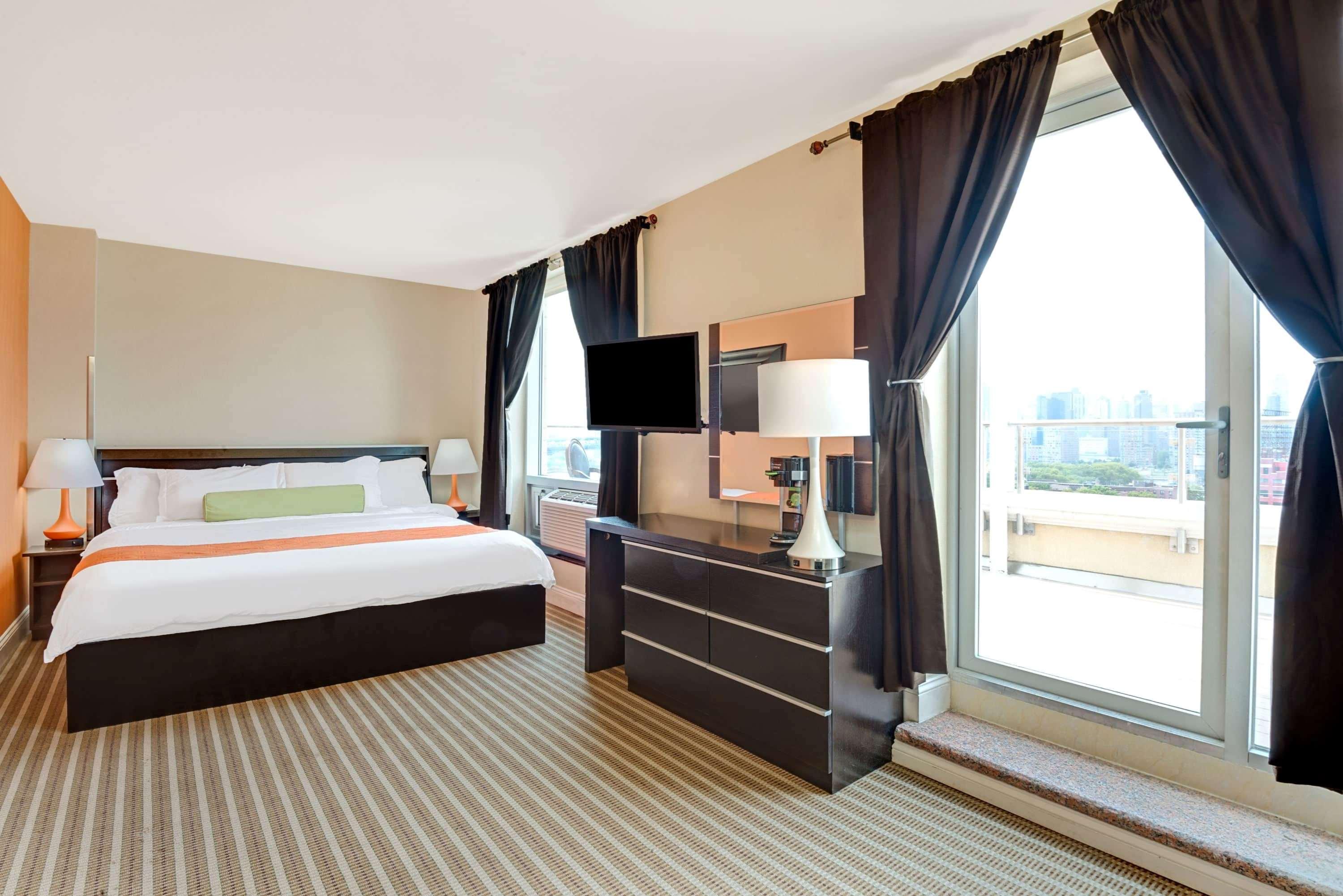 Howard Johnson By Wyndham Long Island City New York Ngoại thất bức ảnh