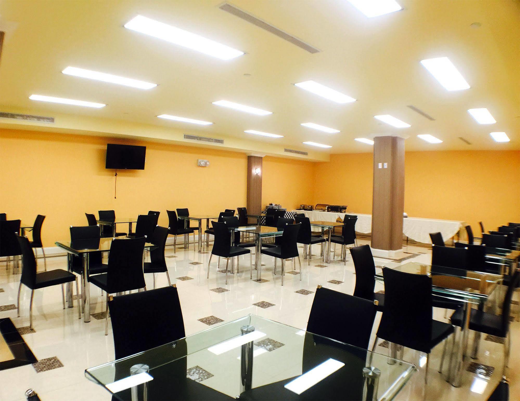 Howard Johnson By Wyndham Long Island City New York Ngoại thất bức ảnh