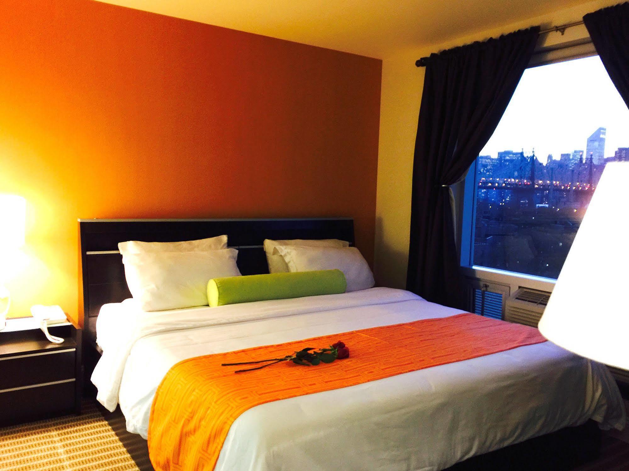 Howard Johnson By Wyndham Long Island City New York Ngoại thất bức ảnh