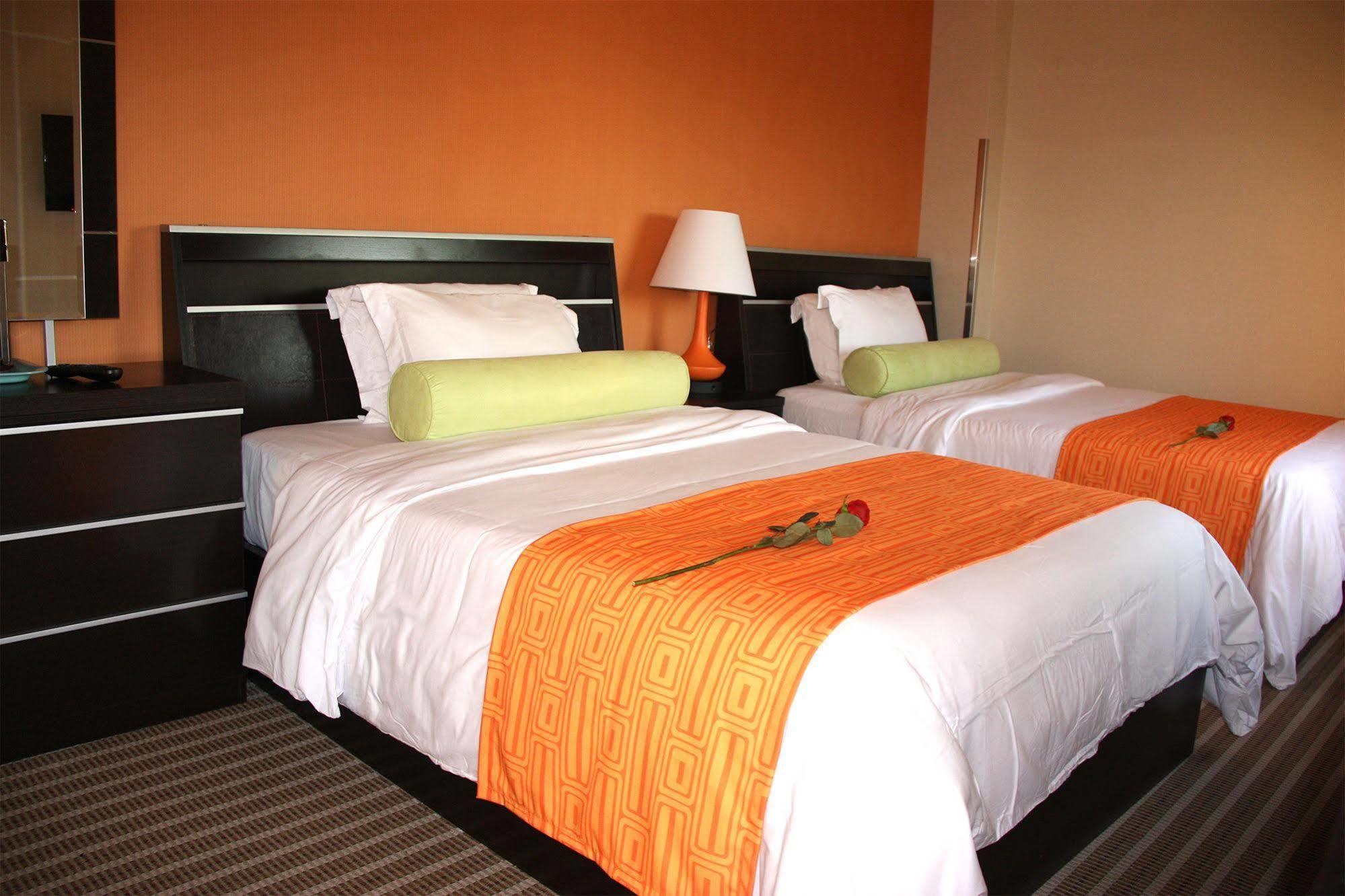 Howard Johnson By Wyndham Long Island City New York Ngoại thất bức ảnh