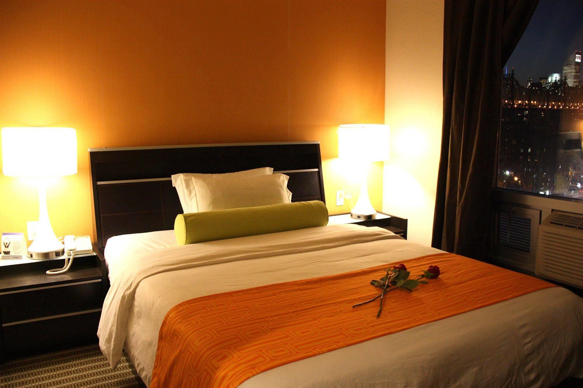 Howard Johnson By Wyndham Long Island City New York Ngoại thất bức ảnh