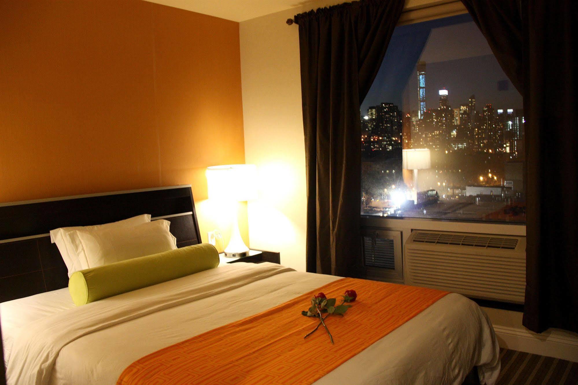 Howard Johnson By Wyndham Long Island City New York Ngoại thất bức ảnh
