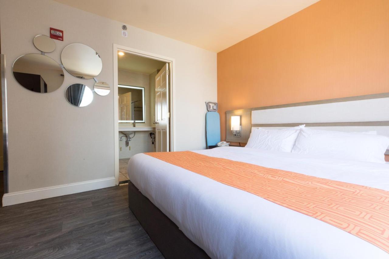 Howard Johnson By Wyndham Long Island City New York Ngoại thất bức ảnh