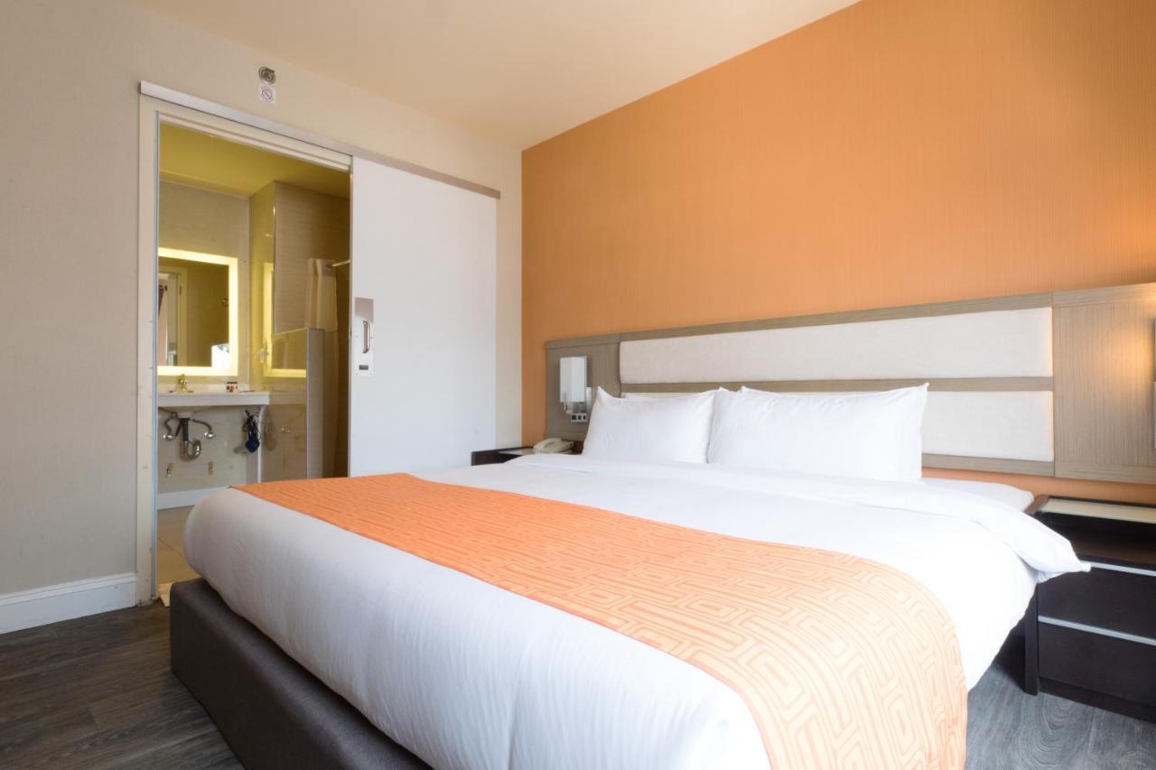 Howard Johnson By Wyndham Long Island City New York Ngoại thất bức ảnh